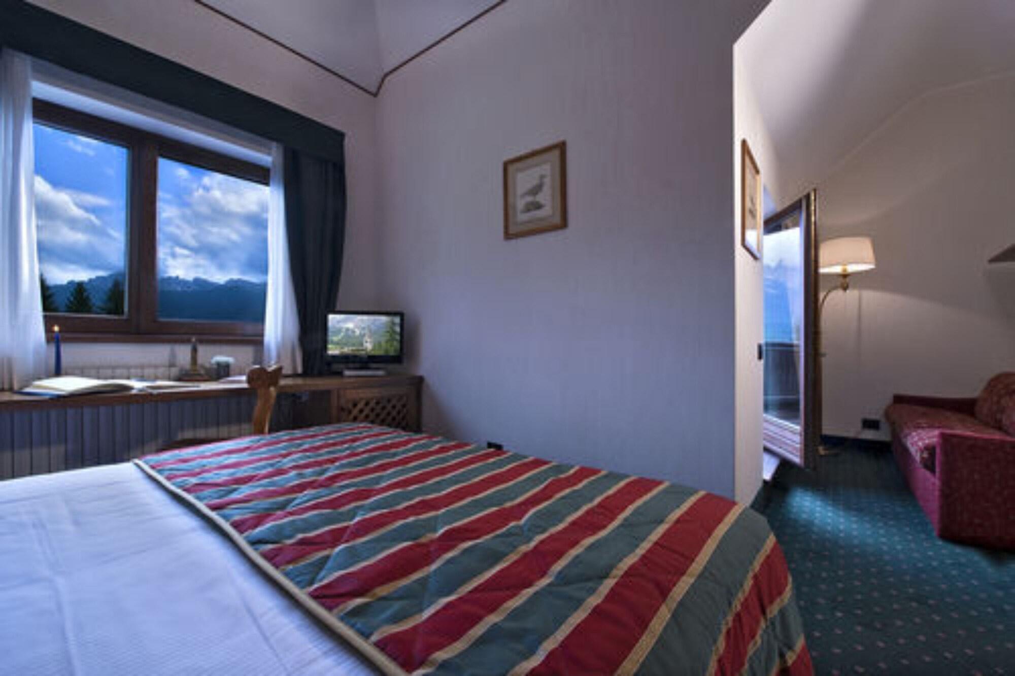 Boutique Hotel Villa Blu Cortina D'Ampezzo Luaran gambar