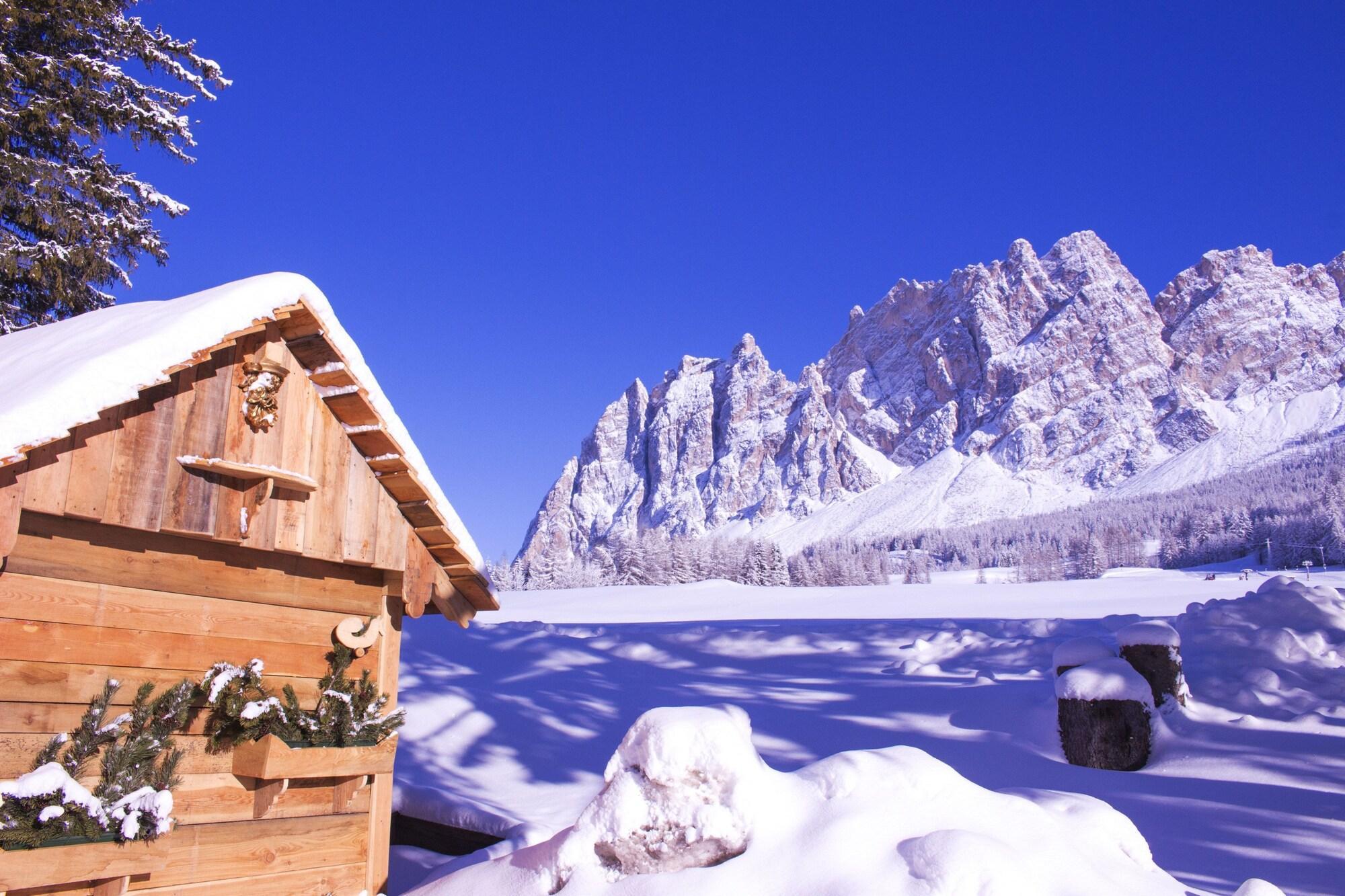 Boutique Hotel Villa Blu Cortina D'Ampezzo Luaran gambar