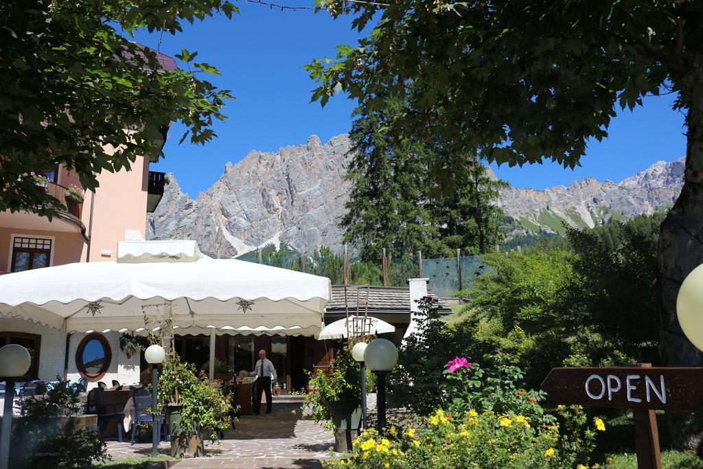 Boutique Hotel Villa Blu Cortina D'Ampezzo Luaran gambar